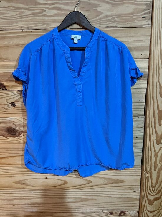 crown & ivy Tops - Women's Crown & Ivy Blue V-neck Ruffle Cap Sleeve Pullover Blouse Size Large